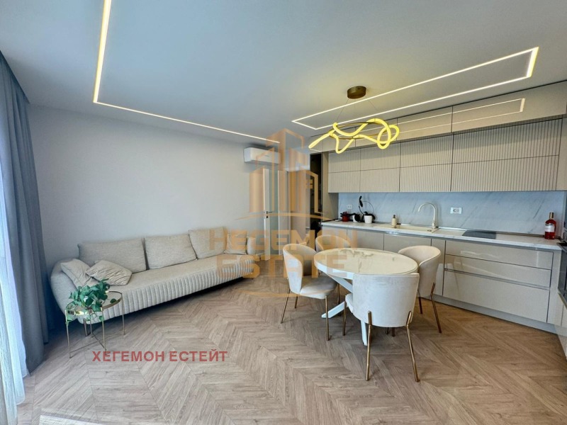 Продава  3-стаен, град Варна, Гранд Мол •  288 900 € • ID 14852262 — holmes.bg - [1] 