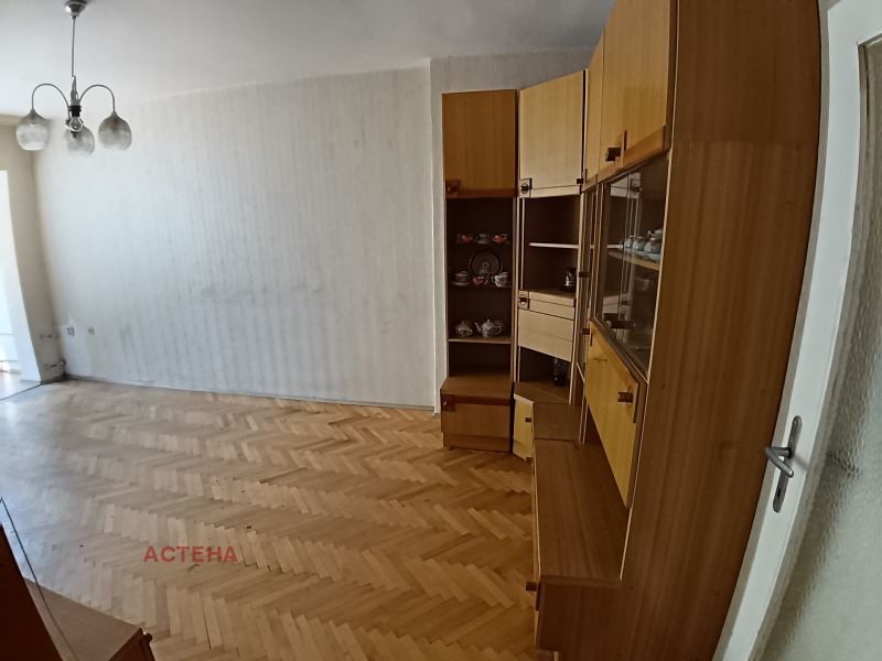Продава 3-СТАЕН, гр. София, Иван Вазов, снимка 2 - Апартаменти - 52827943