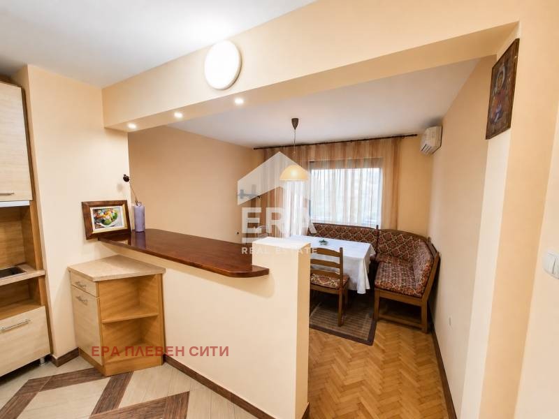 Продава 3-СТАЕН, гр. Плевен, Широк център, снимка 2 - Апартаменти - 55313955