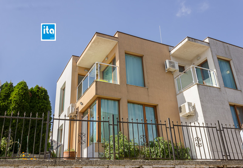 Продава КЪЩА в област Добрич, гр. Балчик - 250 кв.м / 620 000 € » 1 212 614.60 лв., ИТА (ЦЕНТРАЛЕН ОФИС)