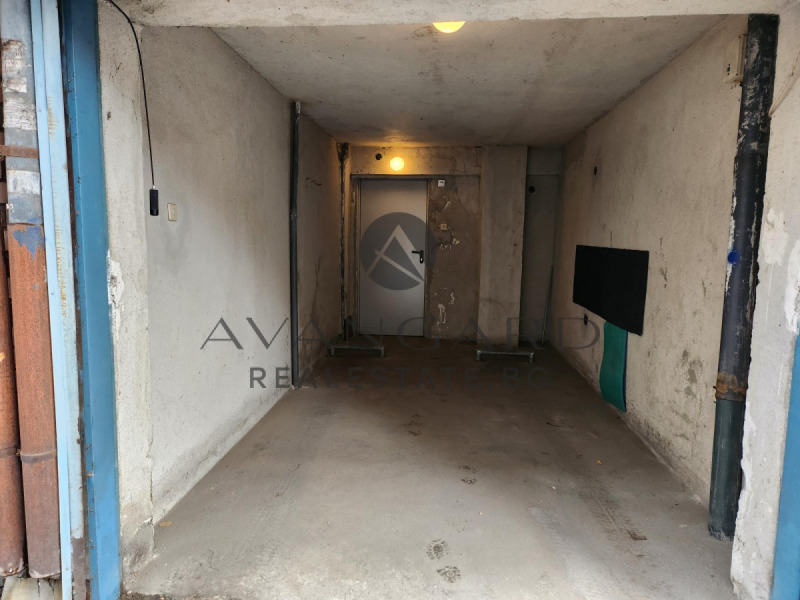Продава ГАРАЖ в град Пловдив, Кючук Париж - 14 кв.м / 25 999 € » 50 849.62 лв., АВАНГАРД РИЪЛ ЕСТЕЙТ