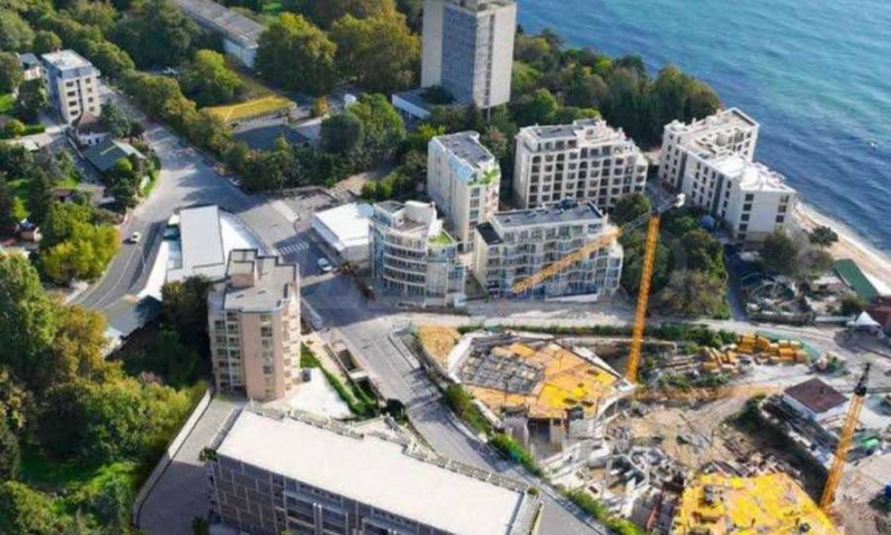 Myytävänä  1 makuuhuone Varna , m-t Alen mak , 53 neliömetriä | 35031235 - kuva [2]