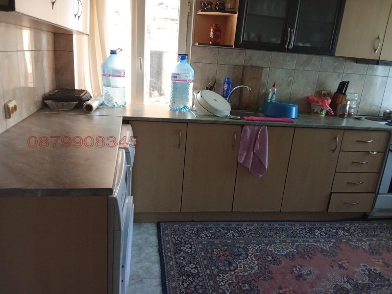 Продава КЪЩА, гр. Омуртаг, област Търговище, снимка 13 - Къщи - 52779141