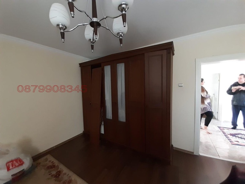 Продава КЪЩА, гр. Омуртаг, област Търговище, снимка 2 - Къщи - 52779141