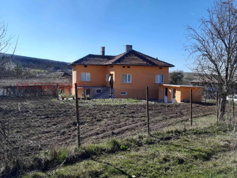 Продава КЪЩА, гр. Омуртаг, област Търговище, снимка 15 - Къщи - 52779141
