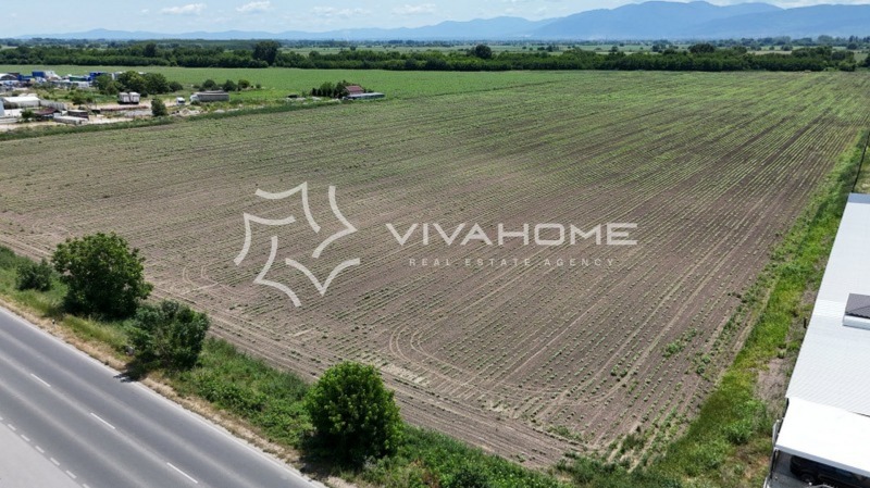 Eladó  Cselekmény Varna , Topoli , 10895 négyzetméter | 46686087