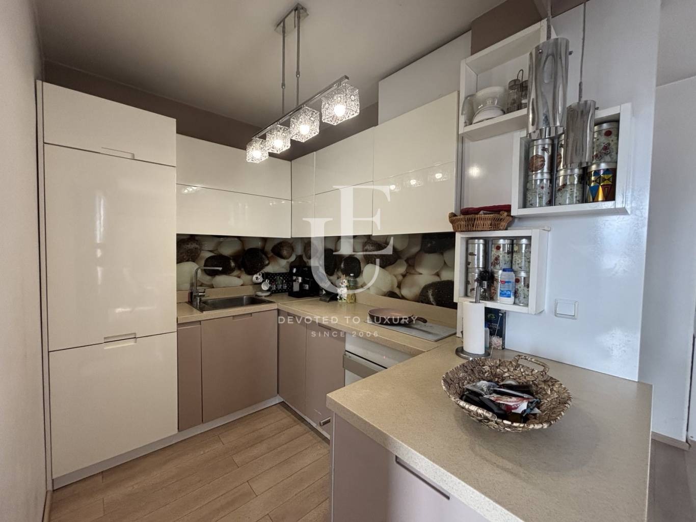 Продава 4-СТАЕН, гр. София, Белите брези, снимка 2 - Апартаменти - 51892084