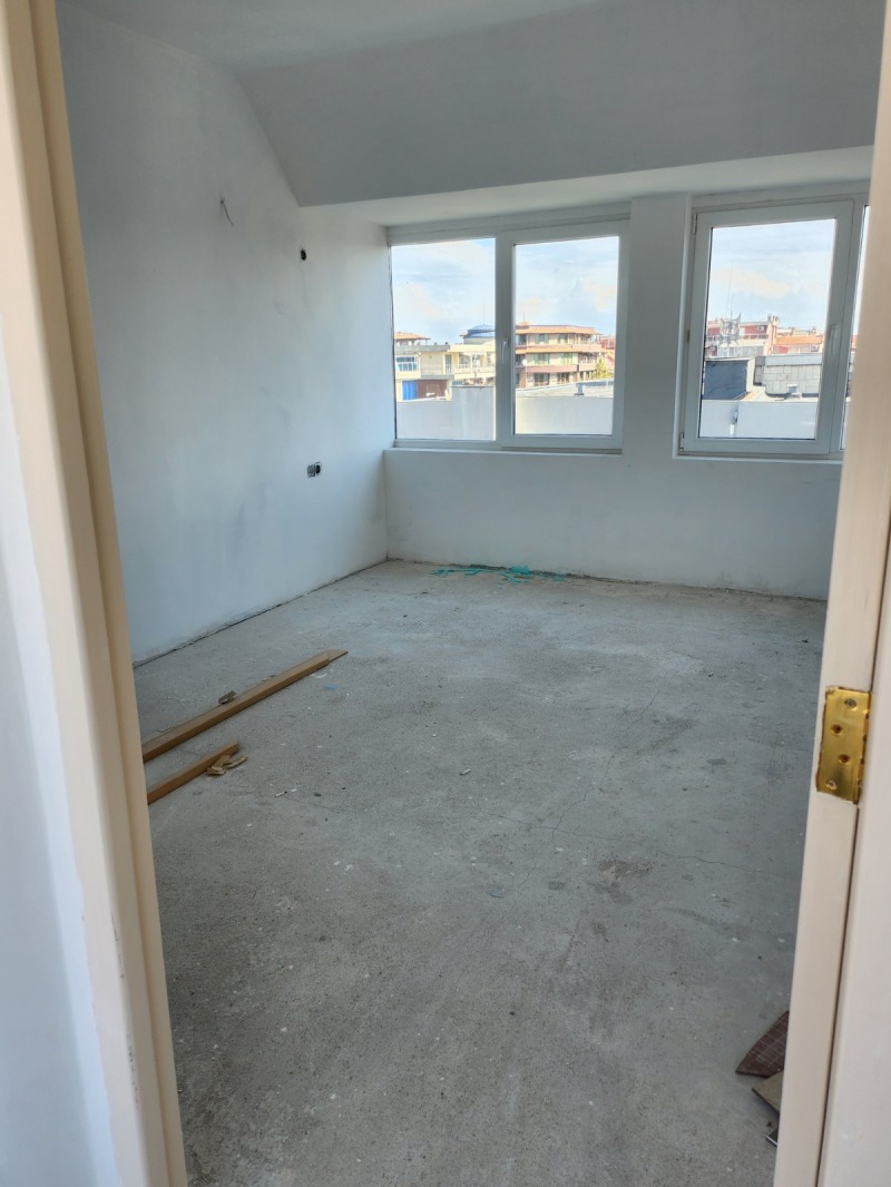 Продава МНОГОСТАЕН, гр. Поморие, област Бургас, снимка 4 - Апартаменти - 52612970