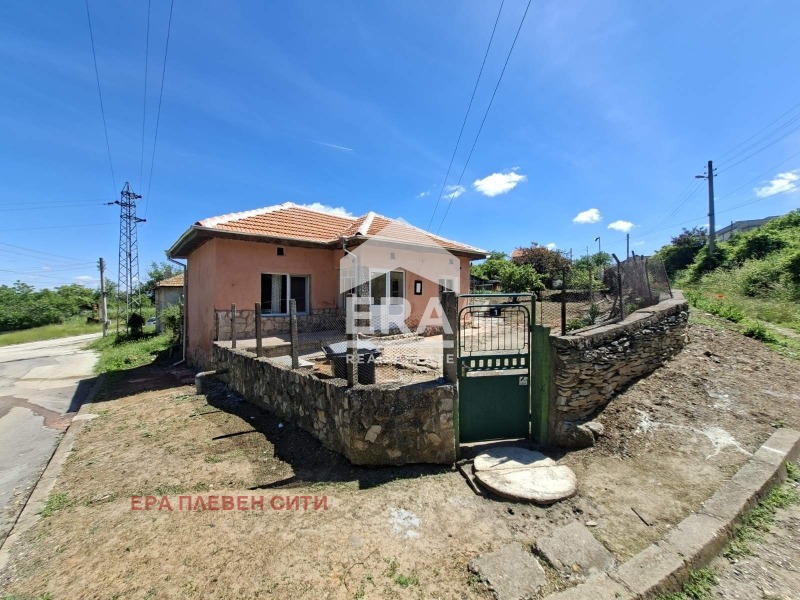 Продава КЪЩА, с. Садовец, област Плевен, снимка 3 - Къщи - 56724517