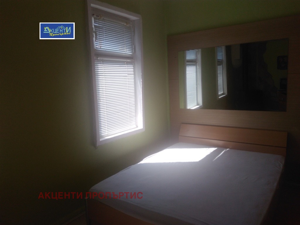 Продава КЪЩА, гр. Велико Търново, Стара част, снимка 2 - Къщи - 51558211