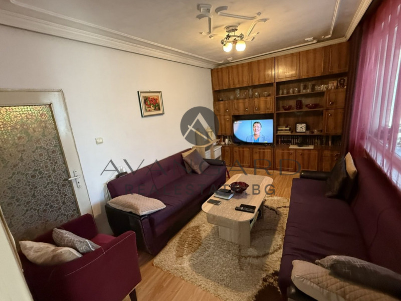 Te koop  3 slaapkamers Plovdiv , Kjutsjuk Parizj , 107 m² | 52226923 - afbeelding [2]