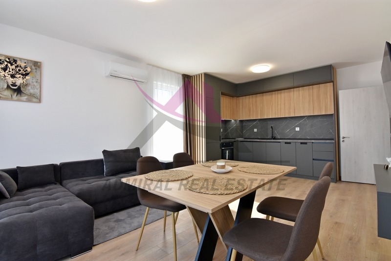 Продава 2-СТАЕН, град Варна, Изгрев • 205000 € / 400945.15 лв. • 38206543 1