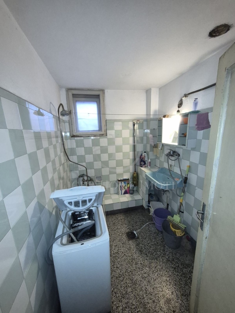 Продава ЕТАЖ ОТ КЪЩА, гр. Пловдив, Център, снимка 7 - Етаж от къща - 51821097