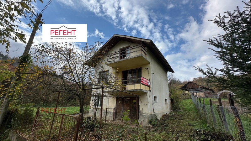 Продава КЪЩА, с. Новаковци, област Габрово