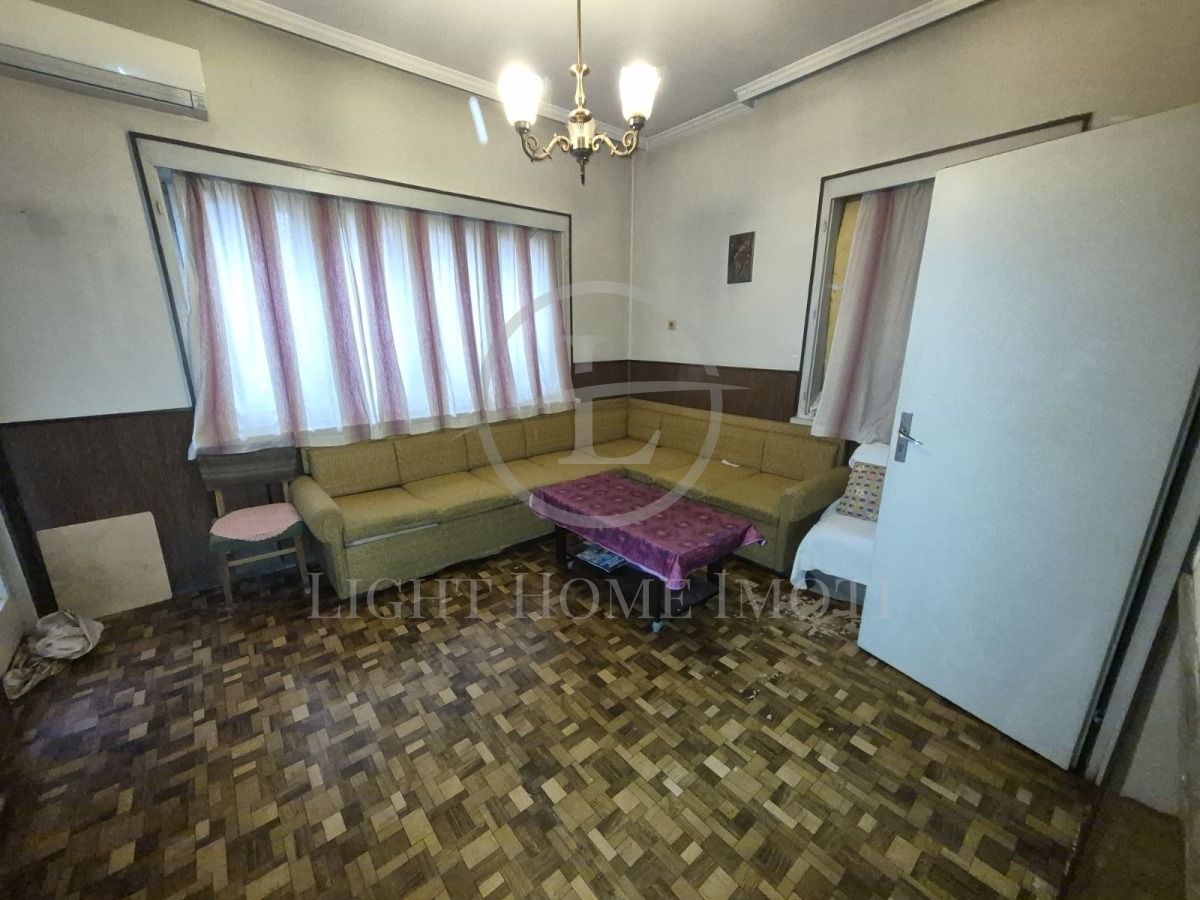 Продава ЕТАЖ ОТ КЪЩА, гр. Пловдив, Център, снимка 3 - Етаж от къща - 51821097