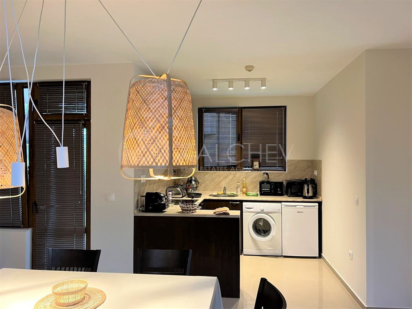 Продава КЪЩА, гр. Балчик, област Добрич, снимка 8 - Къщи - 54602429