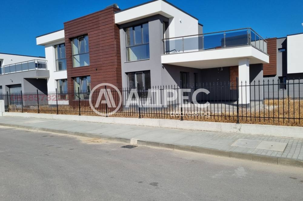 Продава КЪЩА, гр. Пловдив, Остромила