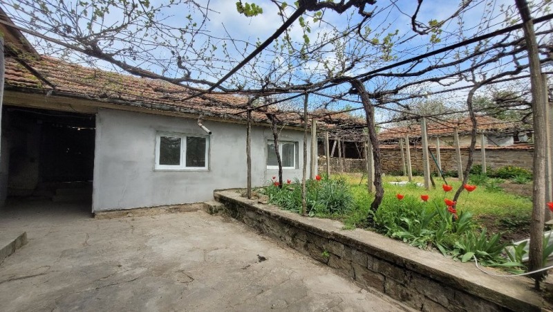 Продава КЪЩА в област Велико Търново, с. Добри дял - 100 кв.м / 40 000 € » 78 233.20 лв., БОЛКАН ЕСТЕЙТ