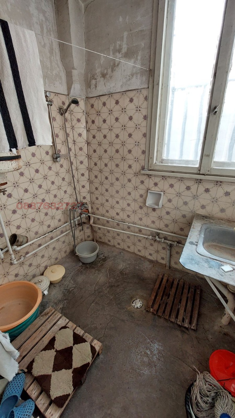 Продава КЪЩА, с. Бъзовец, област Монтана, снимка 14 - Къщи - 52873914