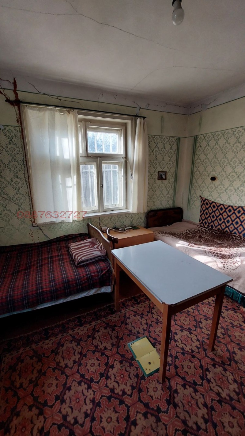 Продава КЪЩА, с. Бъзовец, област Монтана, снимка 12 - Къщи - 52873914