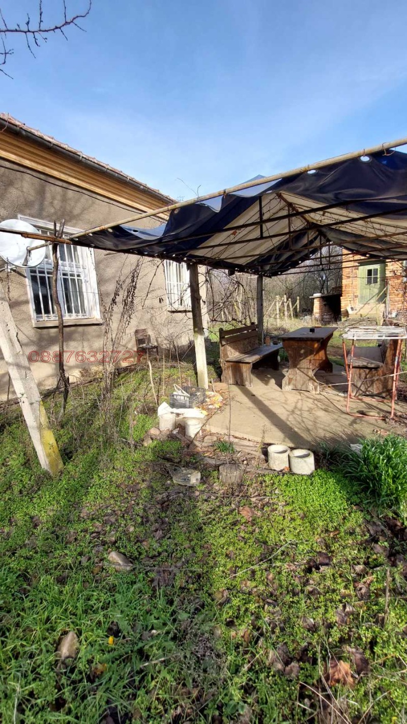 Продава КЪЩА, с. Бъзовец, област Монтана, снимка 4 - Къщи - 52873914