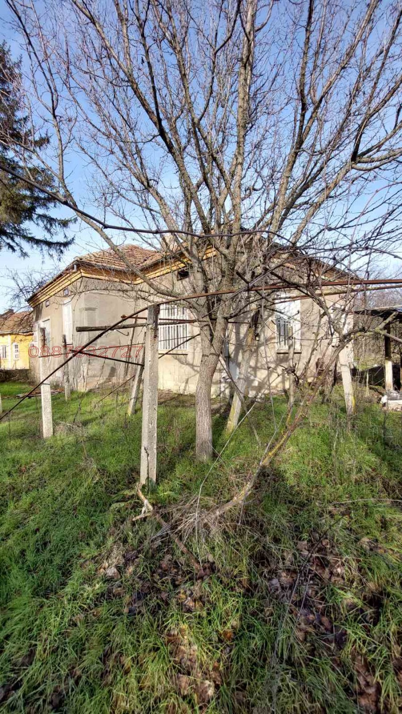 Продава КЪЩА, с. Бъзовец, област Монтана, снимка 3 - Къщи - 52873914