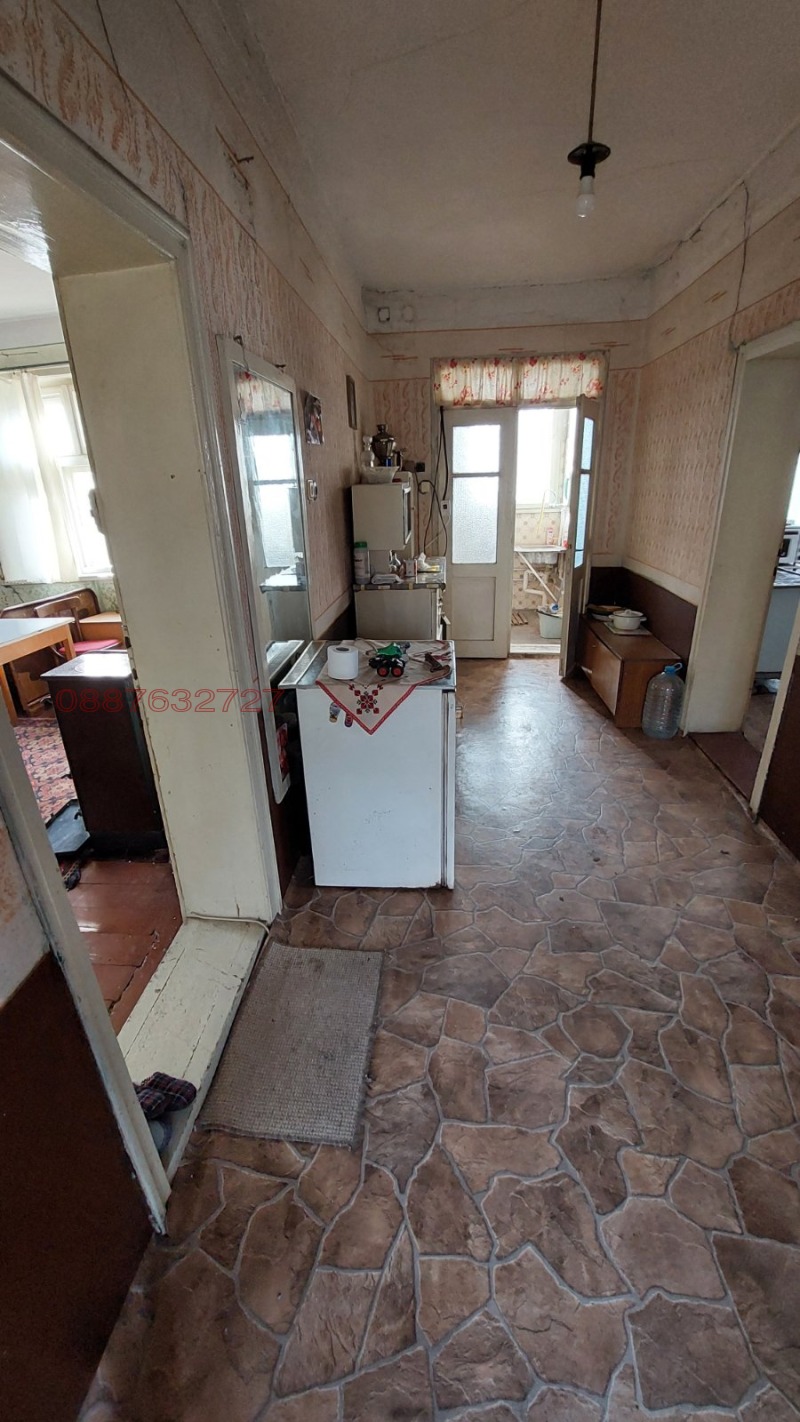 Продава КЪЩА, с. Бъзовец, област Монтана, снимка 9 - Къщи - 52873914