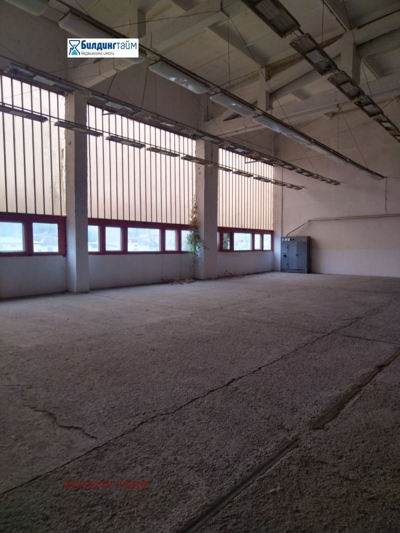 Продава  Пром. помещение област Шумен , гр. Велики Преслав , 4784 кв.м | 83823303 - изображение [8]
