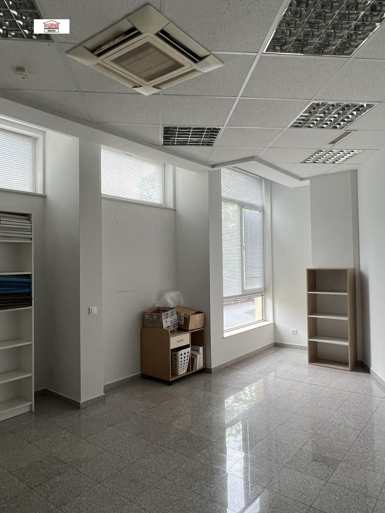 Продава ОФИС, гр. Плевен, Идеален център, снимка 2 - Офиси - 41383593