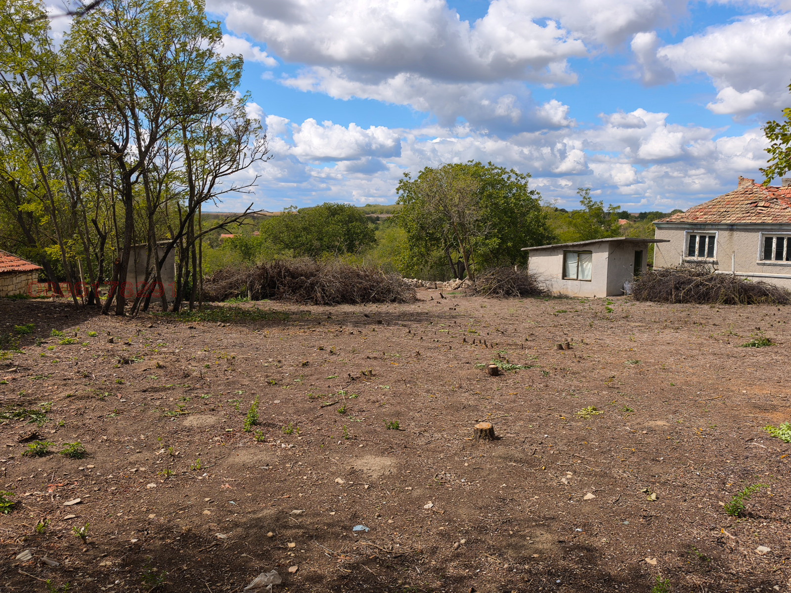 Продава ПАРЦЕЛ, с. Момчилово, област Варна