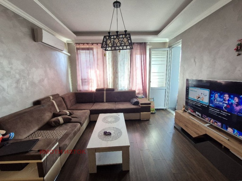 Продава  4-стаен град Перник , Изток , 103 кв.м | 45471844 - изображение [2]