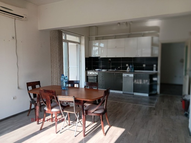 Продава ЕТАЖ ОТ КЪЩА, гр. Пловдив, Център, снимка 13 - Етаж от къща - 52489328