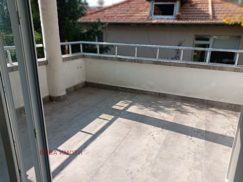 Продава ЕТАЖ ОТ КЪЩА, гр. Пловдив, Център, снимка 12 - Етаж от къща - 52489328