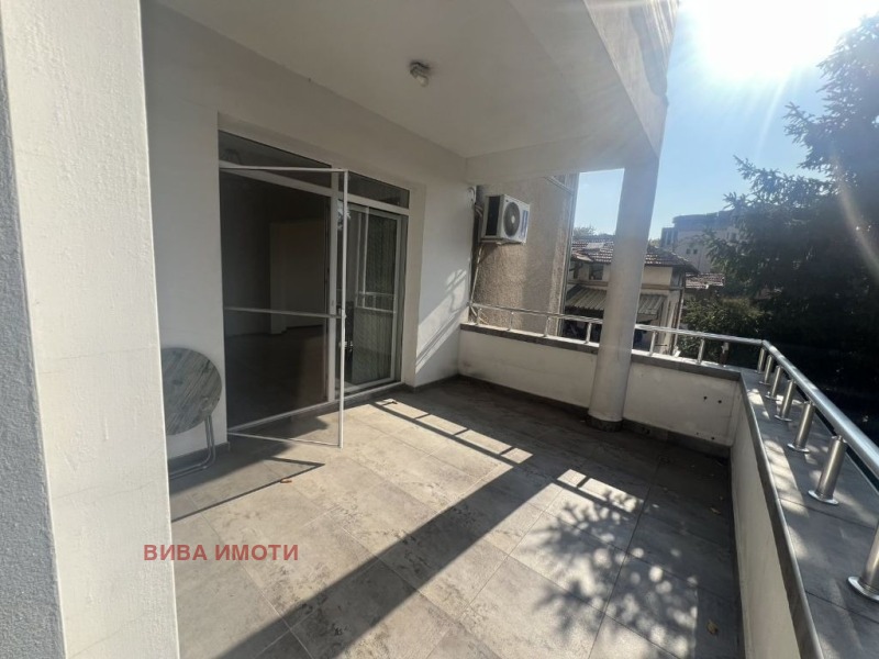 Продава ЕТАЖ ОТ КЪЩА, гр. Пловдив, Център, снимка 4 - Етаж от къща - 52489328