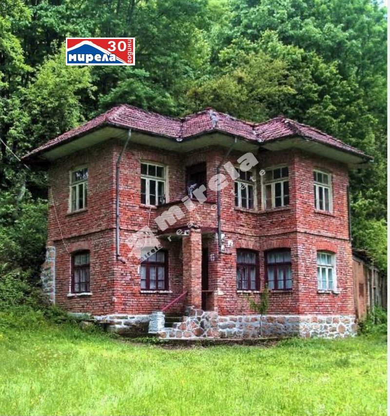 Продава КЪЩА, област Велико Търново, с. Дрента • 23000 € / 44984.09 лв. • 90723680 1