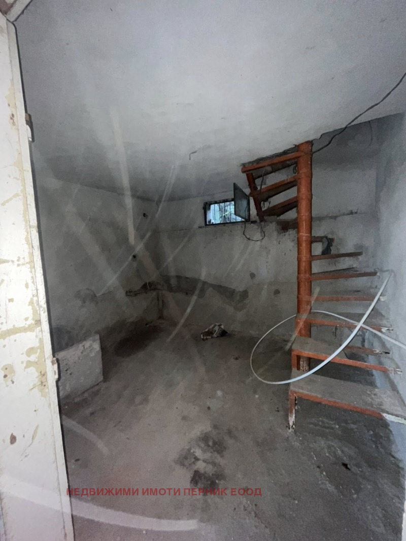 Продава КЪЩА, с. Кондофрей, област Перник, снимка 10 - Къщи - 52301871