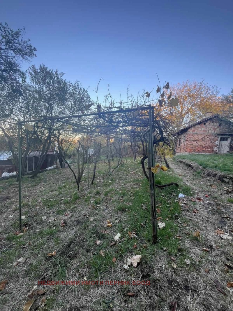 Продава КЪЩА, с. Кондофрей, област Перник, снимка 8 - Къщи - 52301871