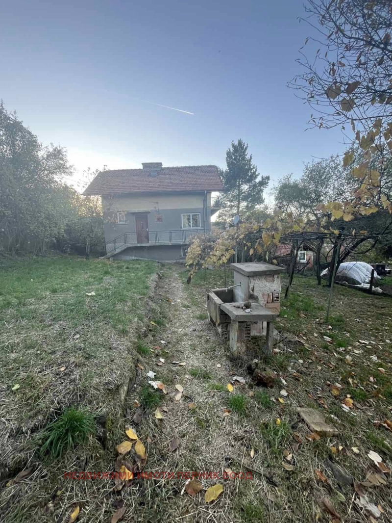 Продава КЪЩА, с. Кондофрей, област Перник, снимка 2 - Къщи - 52301871