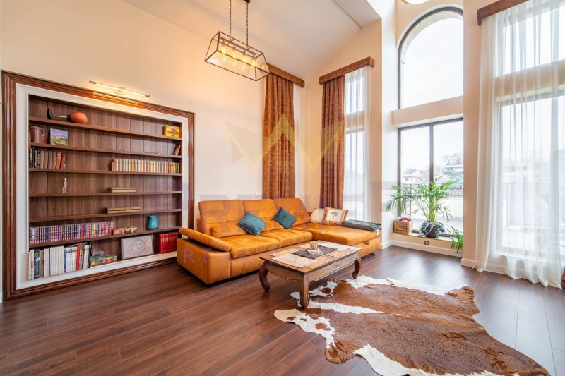 Eladó  Bérlakás Varna , Briz , 350 négyzetméter | 36177401 - kép [2]