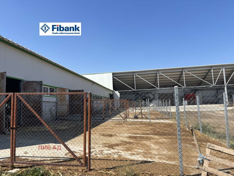 Продава  Пром. помещение област Добрич , гр. Генерал Тошево , 8900 кв.м | 66471030 - изображение [4]