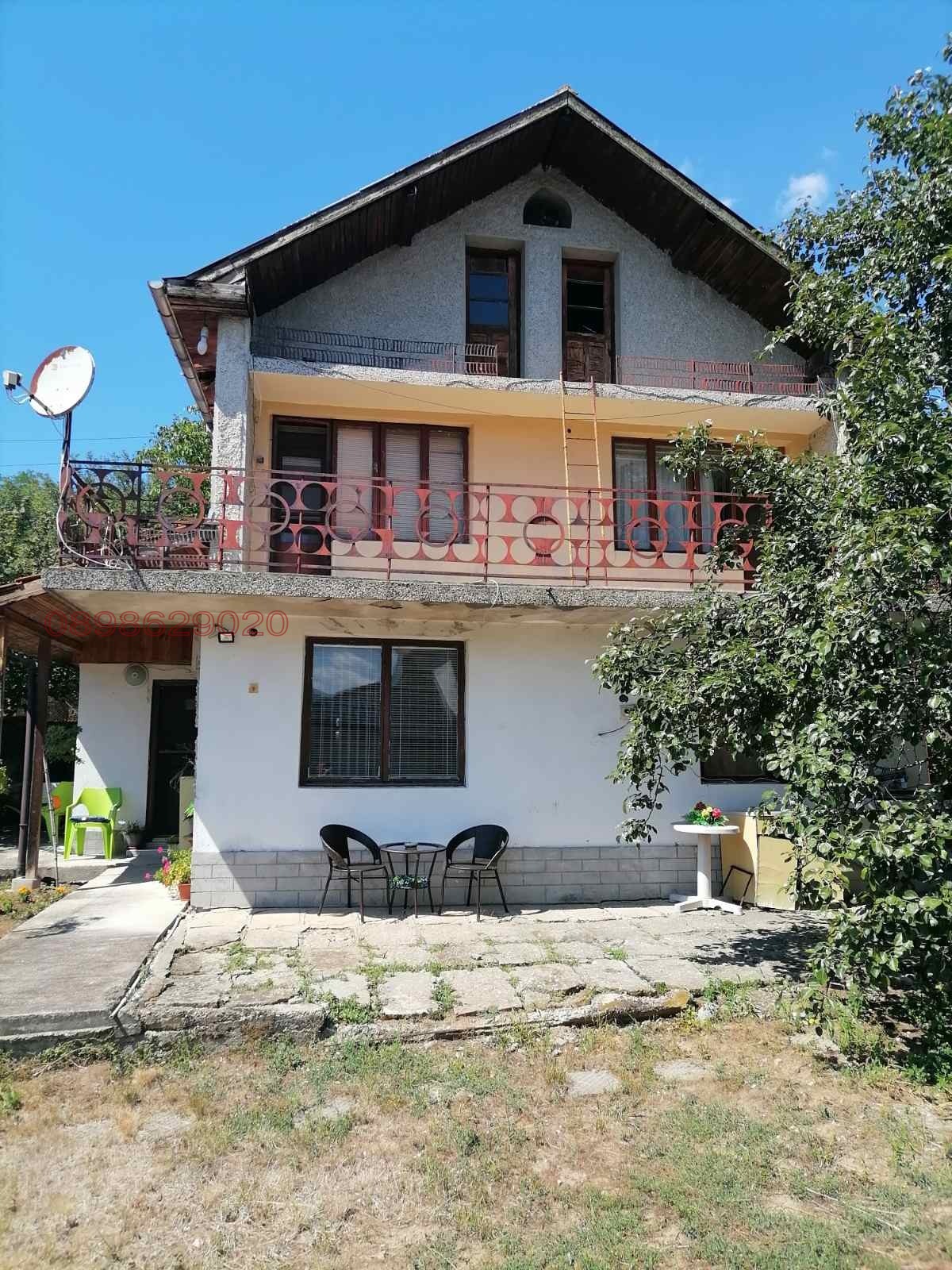 Продава ВИЛА, гр. Търговище, Вилна зона, снимка 2 - Вили - 53706518