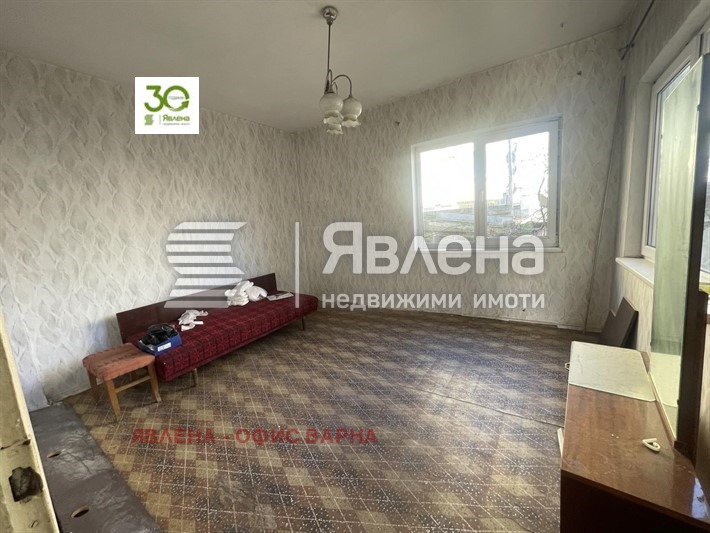 Продава ЕТАЖ ОТ КЪЩА, гр. Варна, Цветен квартал, снимка 3 - Етаж от къща - 54361356