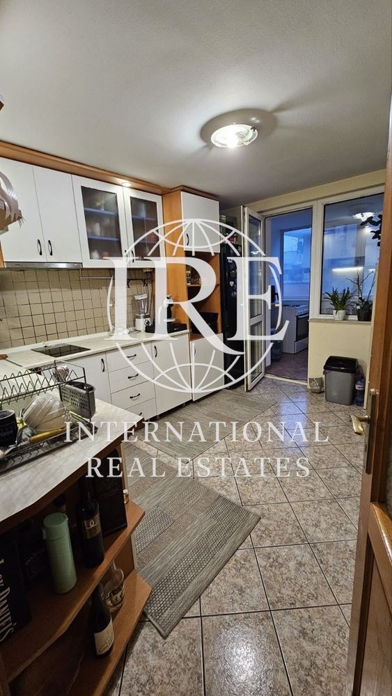 Продава 4-СТАЕН, гр. Варна, Колхозен пазар, снимка 10 - Апартаменти - 53561683