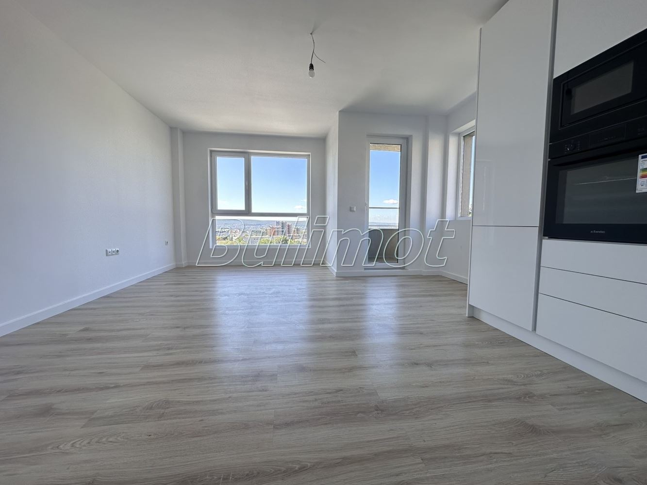 Продава 3-СТАЕН, гр. Варна, Възраждане 3, снимка 2 - Апартаменти - 51100573