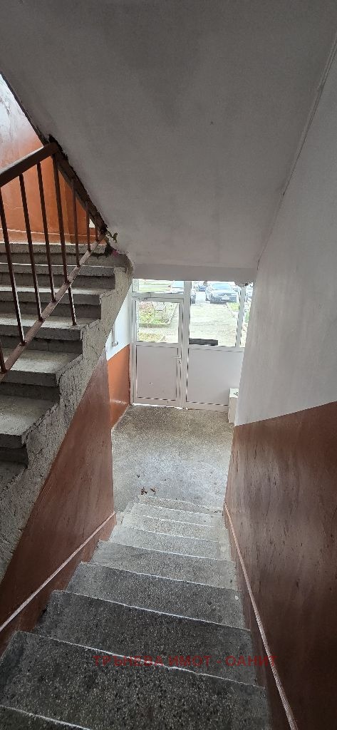 Продава 1-СТАЕН, гр. Радомир, област Перник, снимка 2 - Апартаменти - 53528181