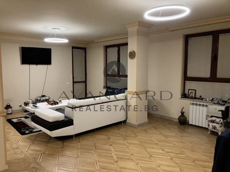 For Sale  3+ bedroom Plovdiv , Tsentar , 192 sq.m | 38703485