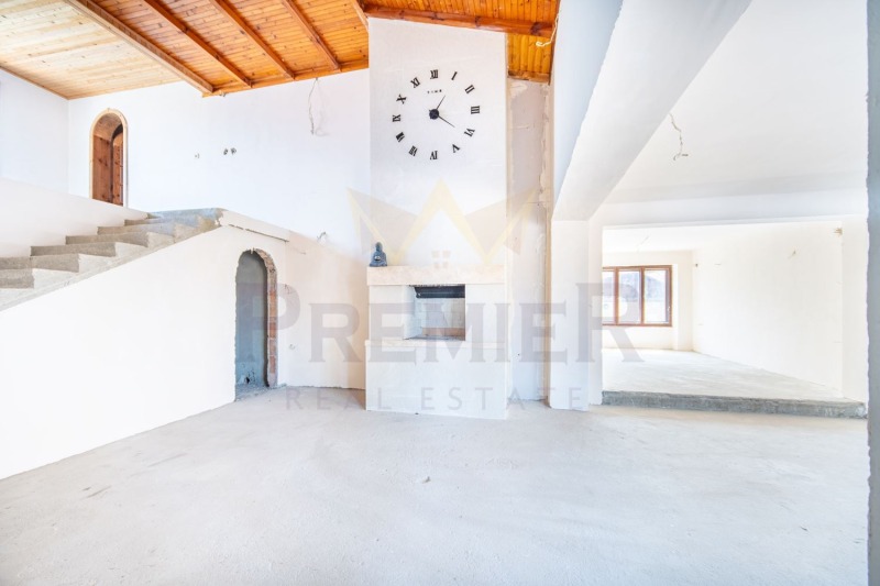 Продава  Къща област Добрич , гр. Каварна , 900 кв.м | 53932106