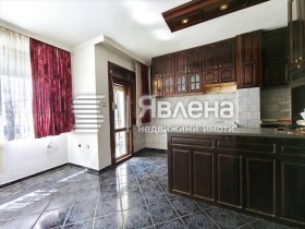 Продава 3-стаен град Пловдив Център - [1] 