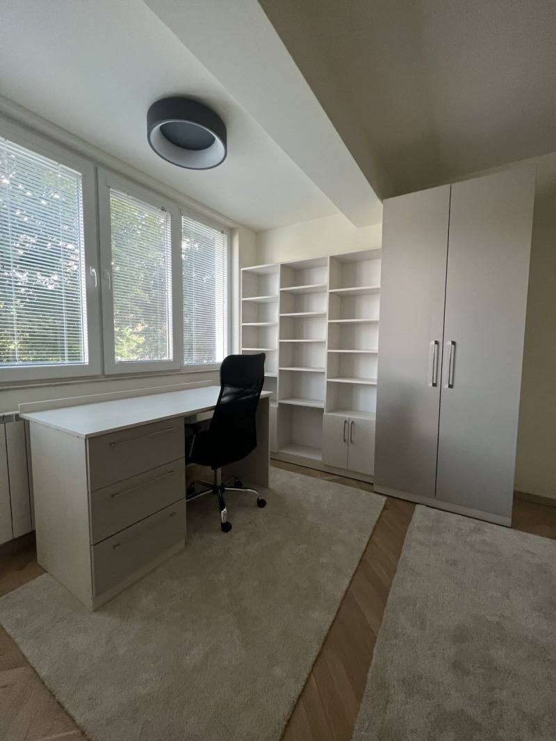 Продава  4-стаен град Плевен , Идеален център , 125 кв.м | 92925262 - изображение [9]