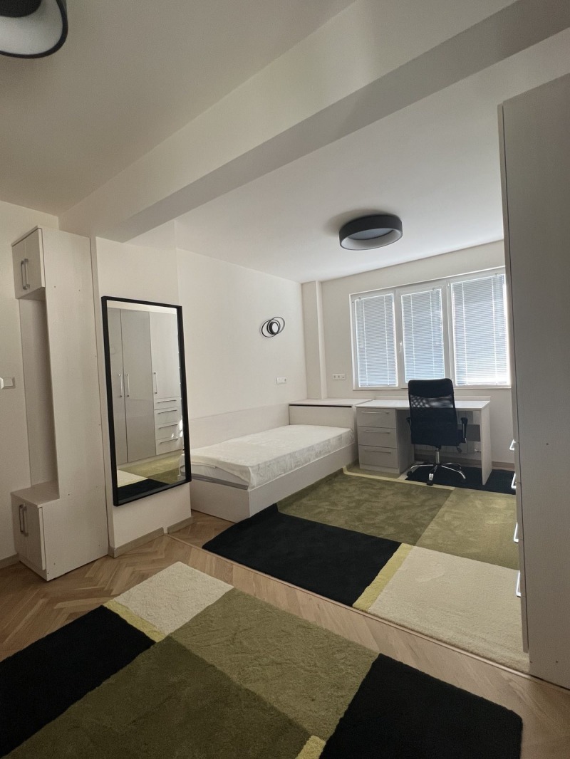 Продава  4-стаен град Плевен , Идеален център , 125 кв.м | 92925262 - изображение [8]